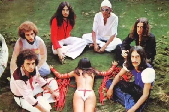 Reprodução/Instagram/@avesangria