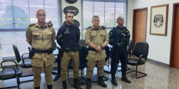 Comandante-Geral recebeu, nesta segunda-feira, 13, dois militares que concluíram o curso - Foto: Ascom PMTO