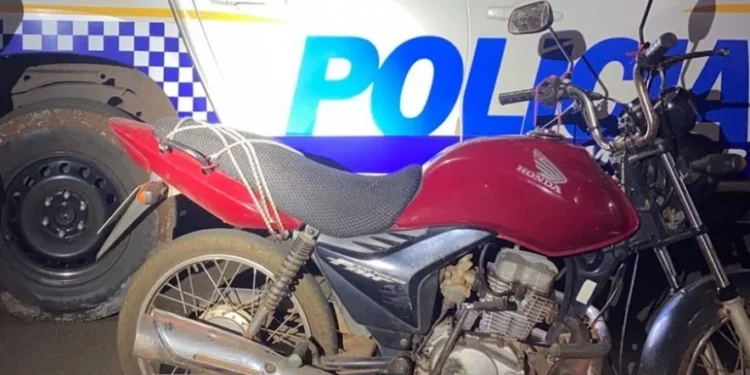 Motocicleta recuperada - Foto: Ascom - 7º BPM