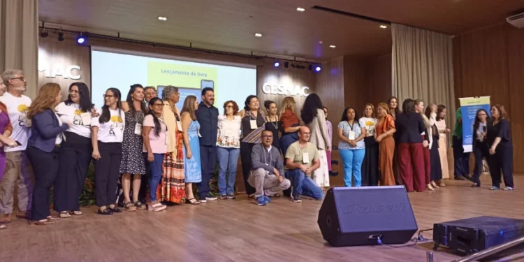 Encontro reuniu representantes de todo o pais para discutir o enfrentamento das mudanças climáticas e o fortalecimento da gestão ambiental participativa - Foto: Divulgação Seduc