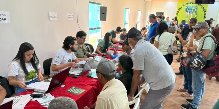 Produtores rurais e agricultores familiares aproveitaram a Caravana do Meio Ambiente para receber atendimento e tirar dúvidas sobre o Programa Floresta+,/Luiza Caetano:Governo do Tocantins