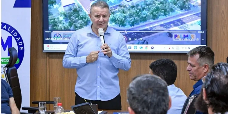 Prefeito Eduardo Siqueira Campos fala da relevância do Selo SIM para a valorização do produtor rural (Foto: Mariana Di Pietro)