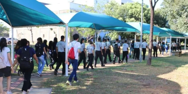 Estudantes percorrem os espaços do Câmpus de Palmas durante a programação do Tour no Câmpus (Foto: Divulgação/UFT).