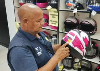 Capacete é equipamento de segurança regulamentado pelo Inmetro e exige certificação obrigatória. Fotos: Brenda Ramos/Governo do Tocantins