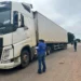Inspetores e fiscais de defesa agropecuária verificaram as cargas, conferiram a documentação e prestaram orientações sobre a legislação vigente. - Foto - Divulgação Adapec