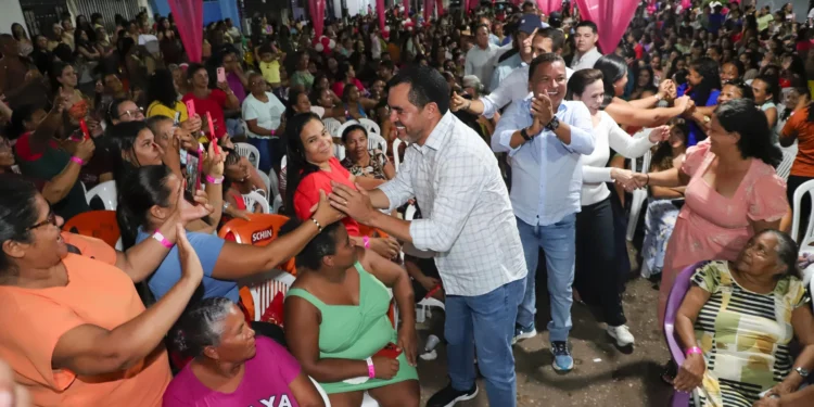 Governador Wanderlei Barbosa participa da Festa das Mães em Axixá do Tocantins, evento que reuniu homenagens e sorteios de prêmios para as famílias do município. Fotos: Marcio Vieira/Governo do Tocantins