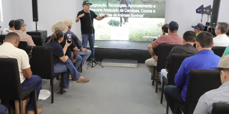 Secretário Marcello Lelis enfatizou que o papel do Estado é articular, junto aos municípios, iniciativas mais sustentáveis. - Foto: Marcel de Paula/Governo do Tocantins
