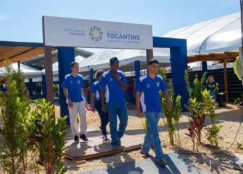 Nesta edição, três projetos escolares ganham destaque no estande, todos desenvolvidos por estudantes e professores da rede estadual, com temas relacionados ao Agro
