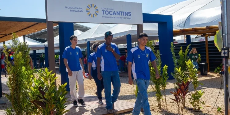 Nesta edição, três projetos escolares ganham destaque no estande, todos desenvolvidos por estudantes e professores da rede estadual, com temas relacionados ao Agro