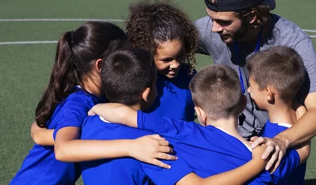 Programação inclui palestras educativas, atividades esportivas e ações voltadas à inclusão e à sensibilização sobre o Transtorno do Espectro Autista (TEA). Imagem: Freepik
