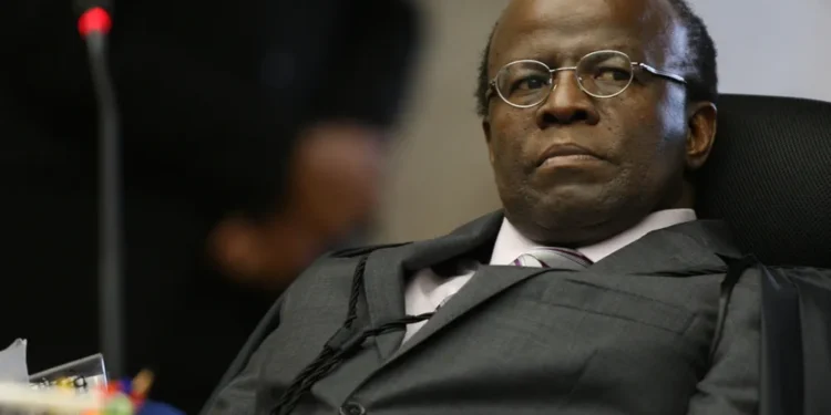 O ministro Joaquim Barbosa durante sessão no STF, em Brasília, para a 34ª sessão de julgamento do mensalão. — Foto: Ed Ferreira/Estadão Conteúdo