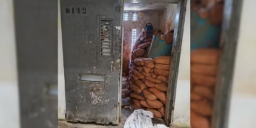 Presos foram retirados e transferidos para outras celas da unidade — Foto: Alta Tensão TO