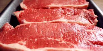 Movimento da Europa pode influenciar medidas protecionistas ao redor do mundo contra a carne brasileira — Foto: Getty Images/Canva