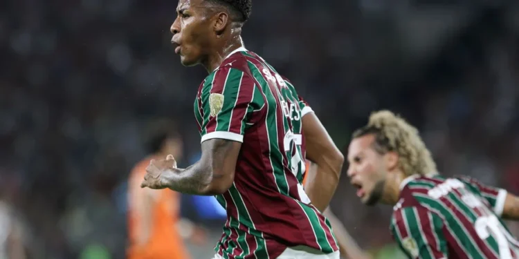 LUCAS MERÇON / FLUMINENSE F.C.