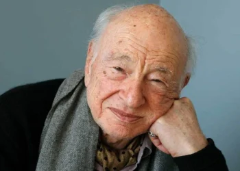 Edgar Morin recebeu o título de Doutor Honoris Causa da UFT em 2009