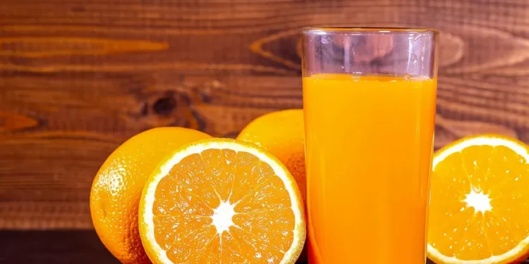 De julho de 2025 a maio de 2026, o Brasil exportou 749,1 mil toneladas de suco em equivalente concentrado, volume apenas 2,8% superior ao da temporada anterior — Foto: Flickr/Marco Verch/Creative Commons