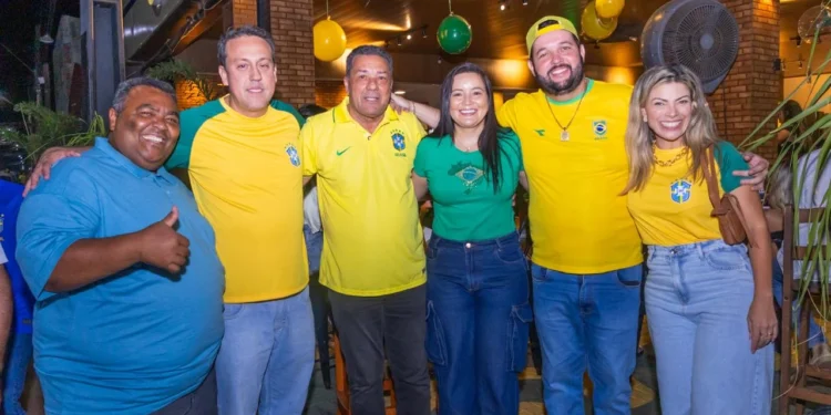 No Bar Rio, em Paraíso do Tocantins, Vanderlei Luxemburgo acompanhou a vitória do Brasil em clima de Copa, ao lado da população e de torcedores que fizeram da noite um momento de alegria e proximidade.