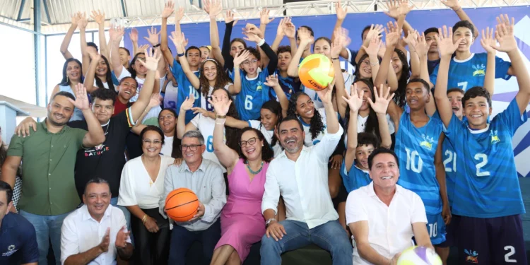 Governador Wanderlei Barbosa, ressaltou os investimentos realizados na área da educação, com foco na valorização dos profissionais, na melhoria da infraestrutura escolar. Foto: Ademir dos Anjos/Governo do Tocantins