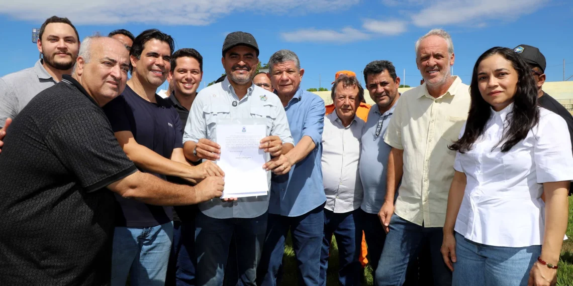 Governador Wanderlei Barbosa assina autorização para reforma da Casa do Estudante, em Palmas - Aldemar Ribeiro/Governo do Tocantins