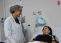 Com 576 pacientes cadastrados atualmente, o serviço é referência estadual na administração de medicamentos de alta complexidade.