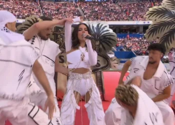 Show de Anitta na abertura da Copa do Mundo decepciona web. Veja como foi