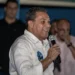 Vanderlei Luxemburgo discursa durante ato político em Pau D'Arco.
