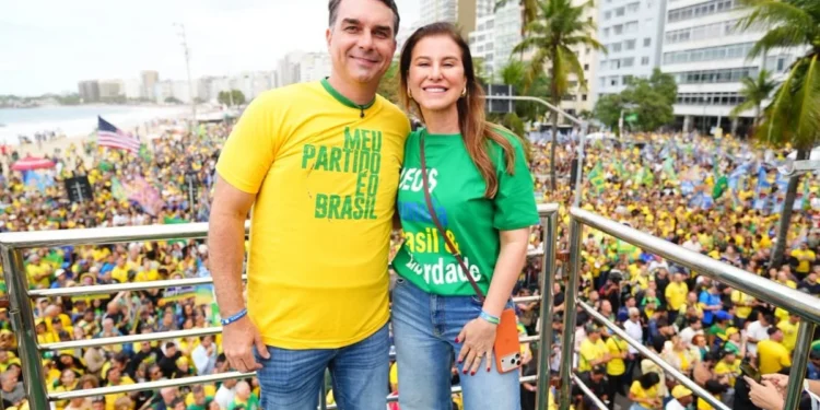 Vittor Sales/Campanha Flávio Bolsonaro