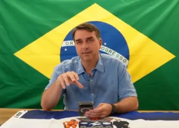 Reprodução/YouTube @flaviobolsonaro