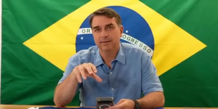 Reprodução/YouTube @flaviobolsonaro