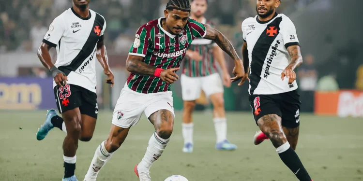 LUCAS MERÇON / FLUMINENSE F.C.