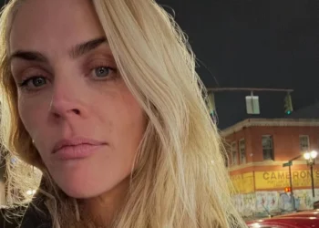 @busyphilipps; Instagram/ Reprodução