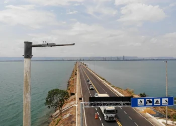 Nova estrutura contará com placas fotovoltaicas instaladas nos postes e baterias integradas à própria estrutura. Crédito: Adilvan Nogueira/Governo do Tocantins