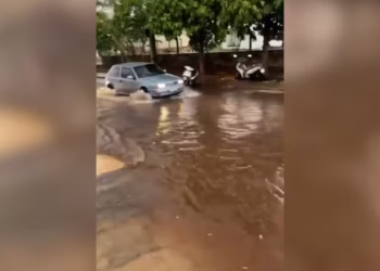 Moradores registraram a mudança no tempo e a ocorrência de chuva em vários municípios — Foto: Reprodução/Guaraí Notícias